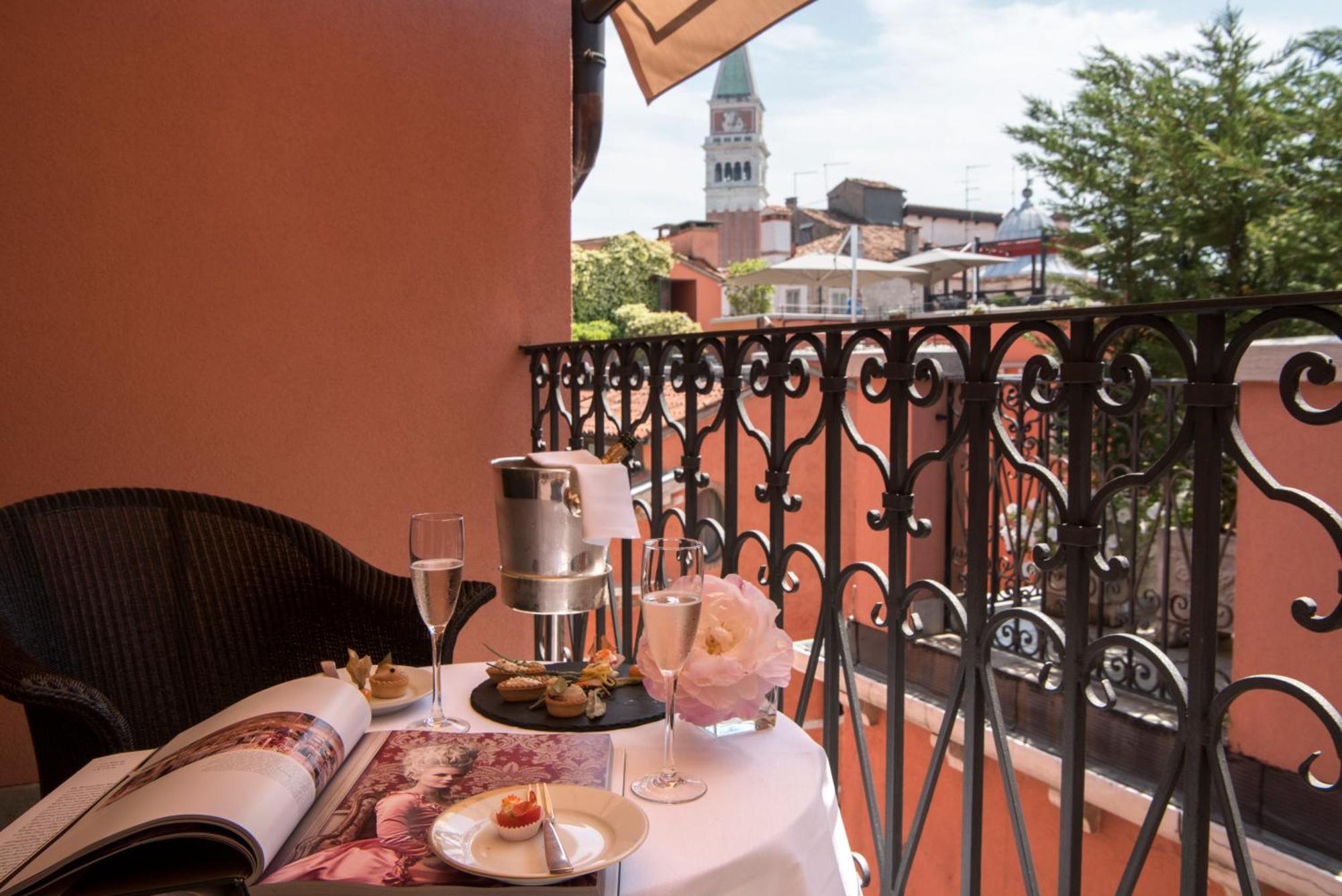 Splendid Venice - Starhotels Collezione Esterno foto A balcony in a hotel room